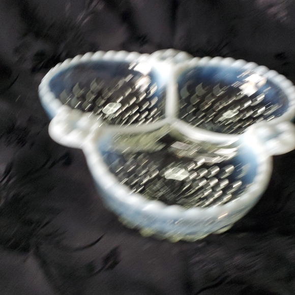 Fenton Divided Dish Hobnail Moonstone Clear Opalescent Vintage 3 Section Candy - Picture 4 of 5